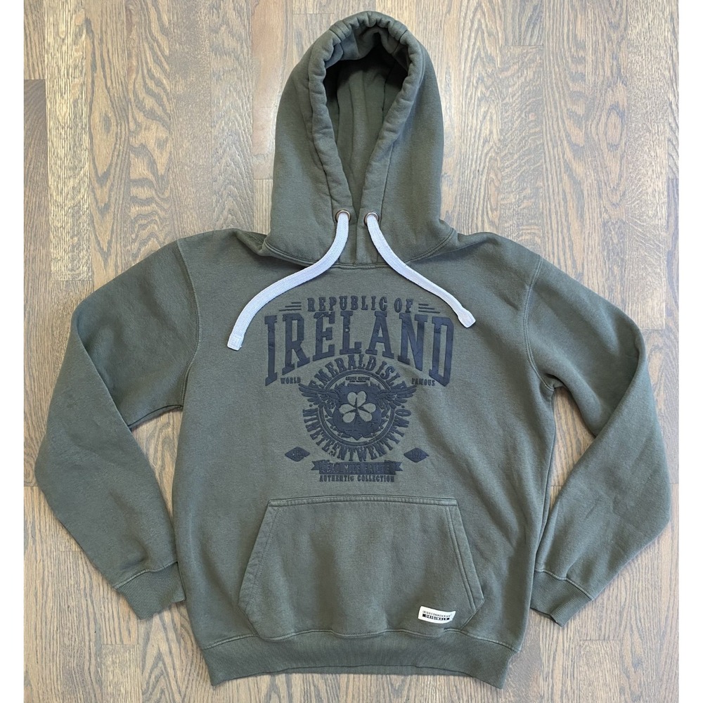 Irish Connexxion Men's Ireland Emerald Clover Graphic Hoodie Size Medium Green